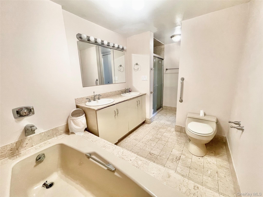 12 Bond Street - Photo 31