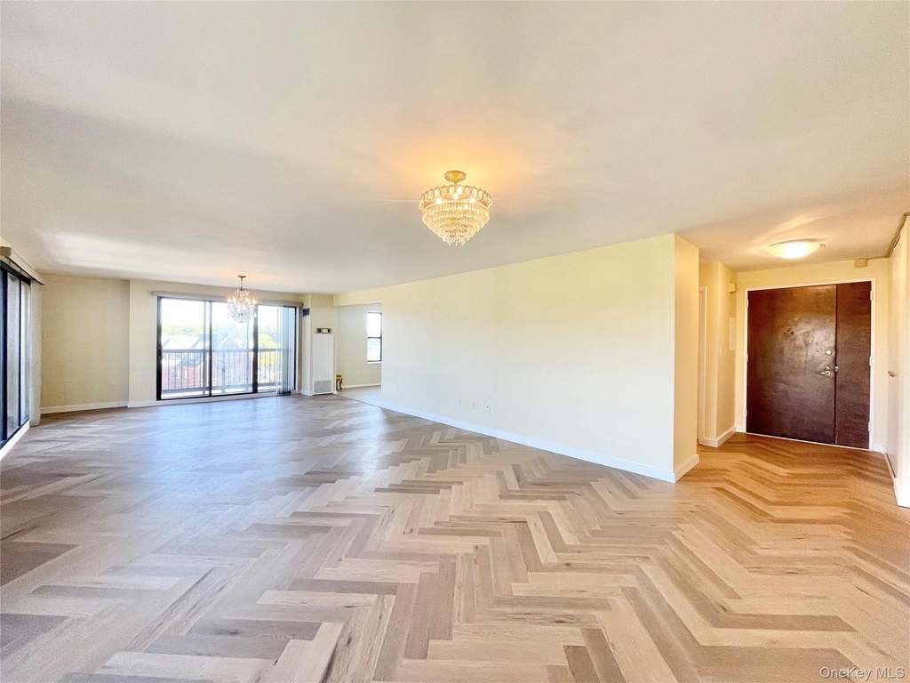 12 Bond Street - Photo 2