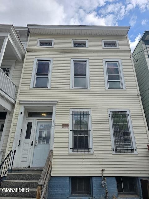 517 Hamilton Street - Photo 0