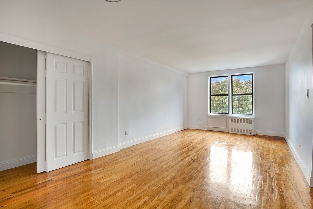3255 Randall Avenue - Photo 1