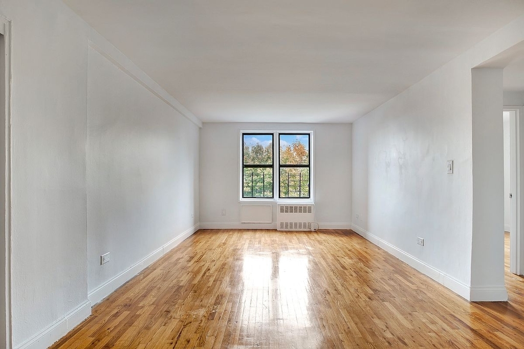3255 Randall Avenue - Photo 0