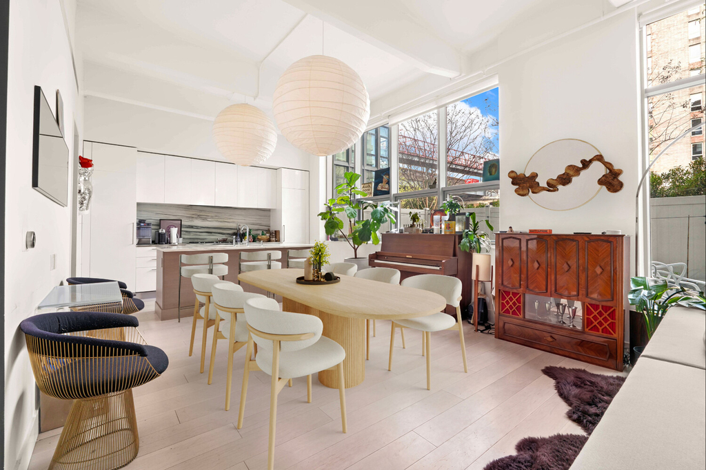338 Berry Street - Photo 1