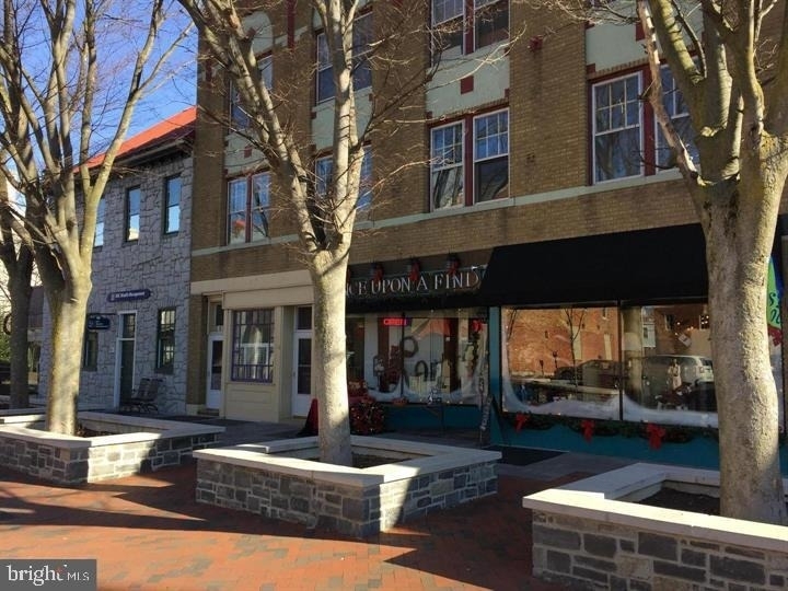 44 S Loudoun Street - Photo 0
