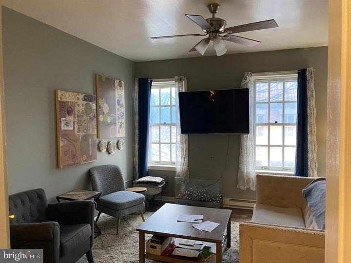 44 S Loudoun Street - Photo 2