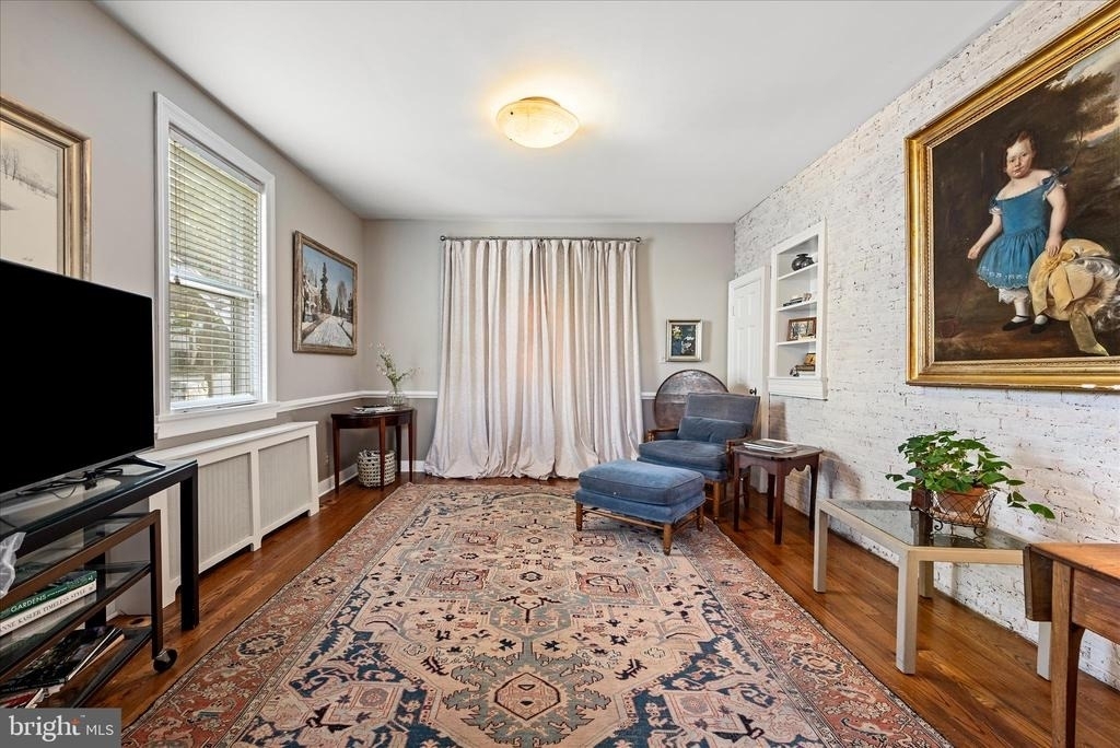 6 E Cecil St - Photo 8