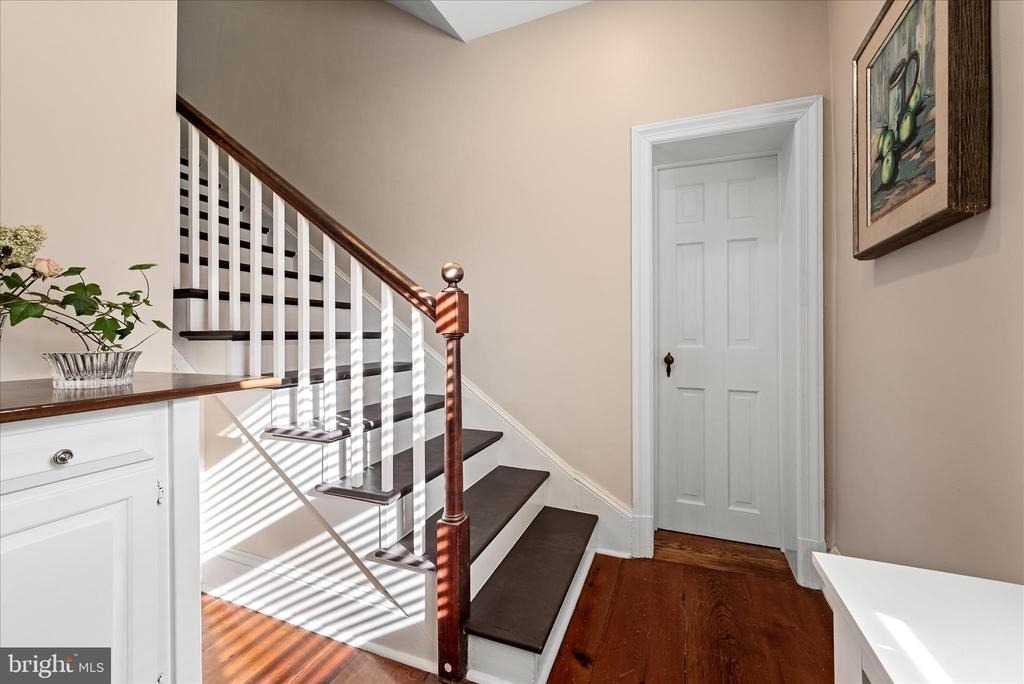 6 E Cecil St - Photo 15
