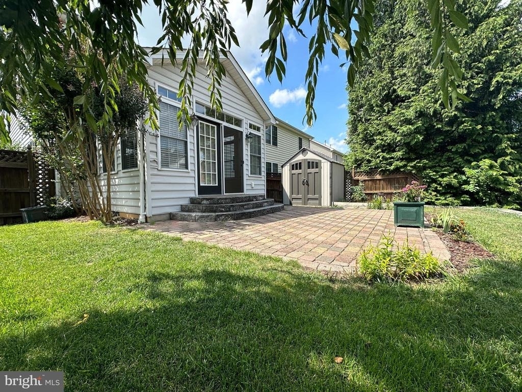 2066 Honeysuckle Lane - Photo 14