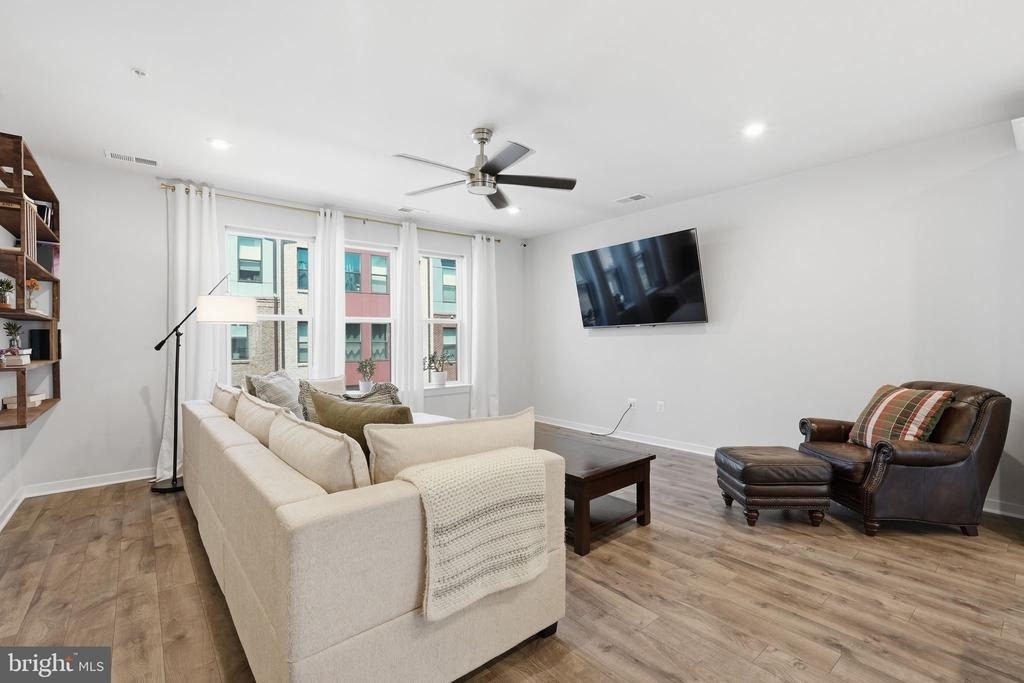 44617 Wolfhound Square - Photo 1