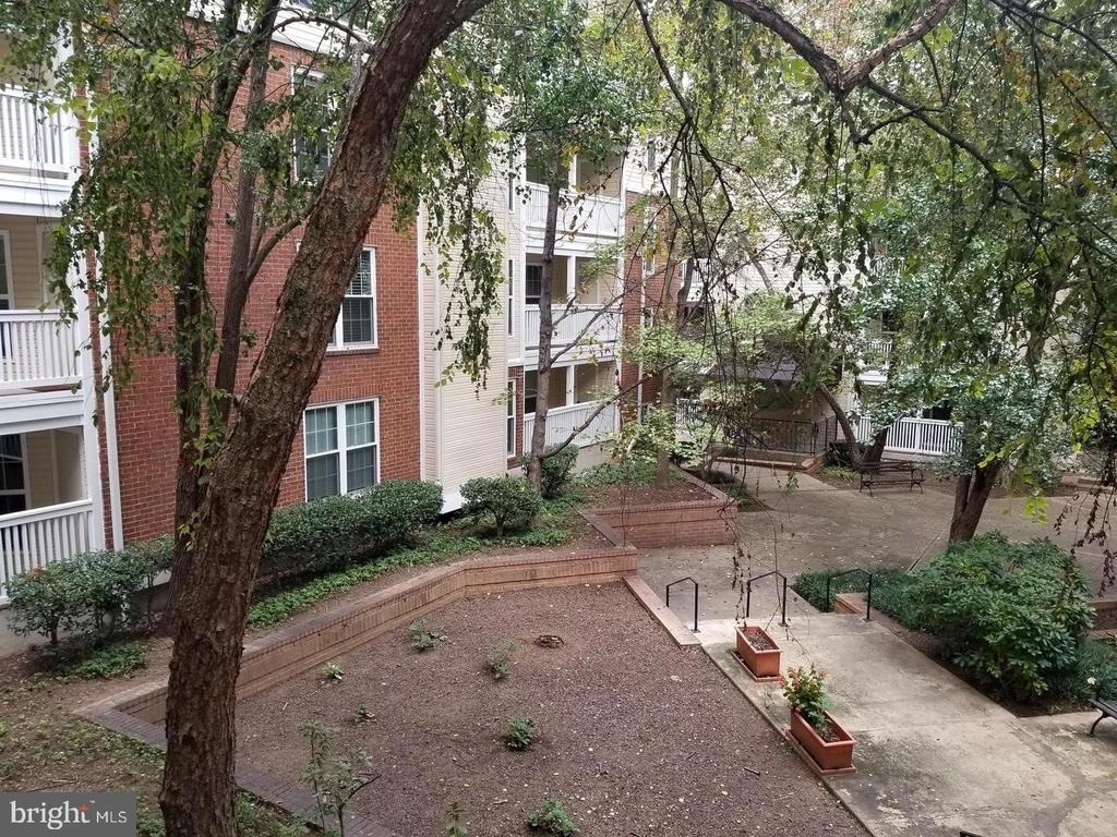 1504 Lincoln Way - Photo 8