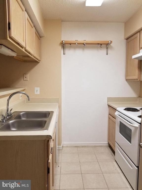 1504 Lincoln Way - Photo 5