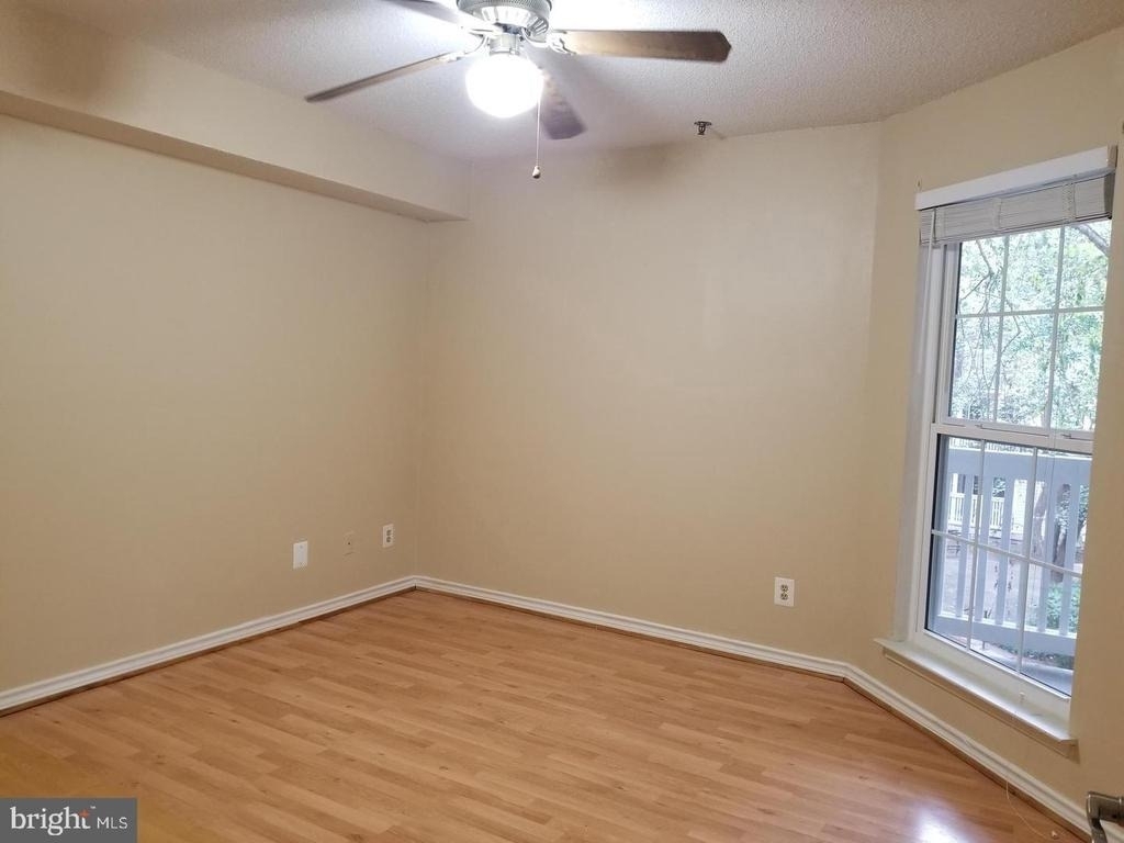 1504 Lincoln Way - Photo 3