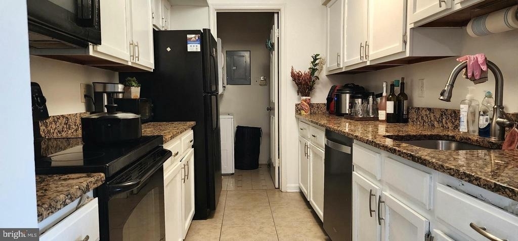 10204 Ashbrooke Court - Photo 1