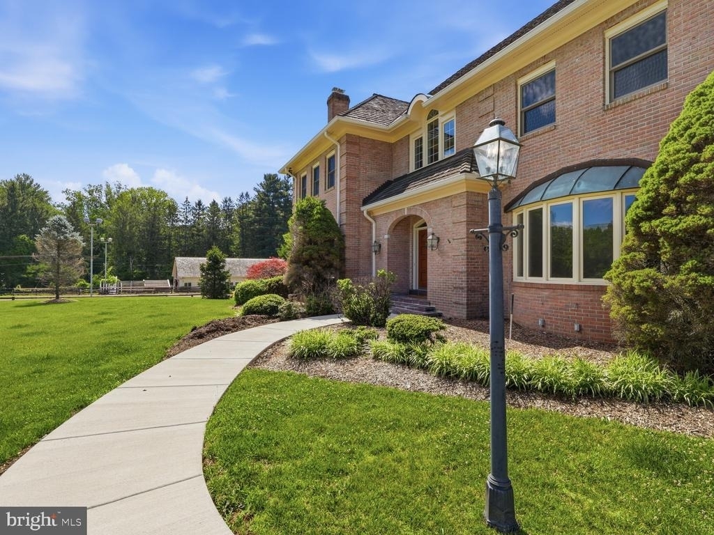 1051 Kelso Road - Photo 3