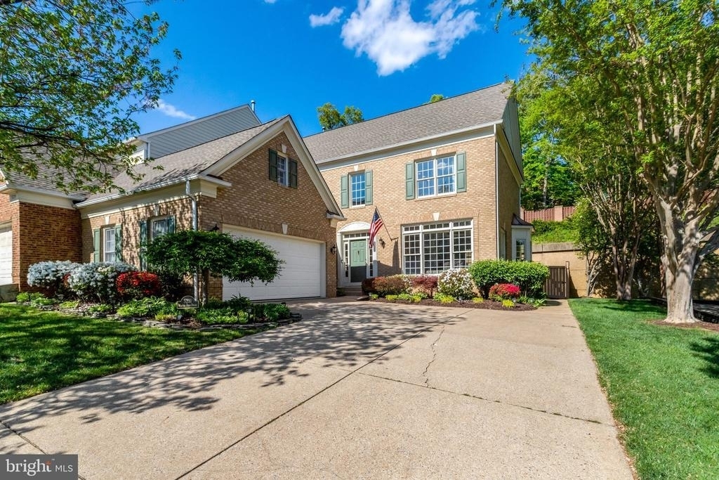 5231 Winter View Drive - Photo 1