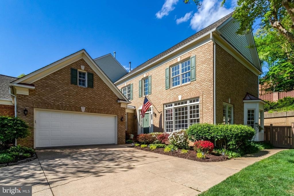 5231 Winter View Drive - Photo 0