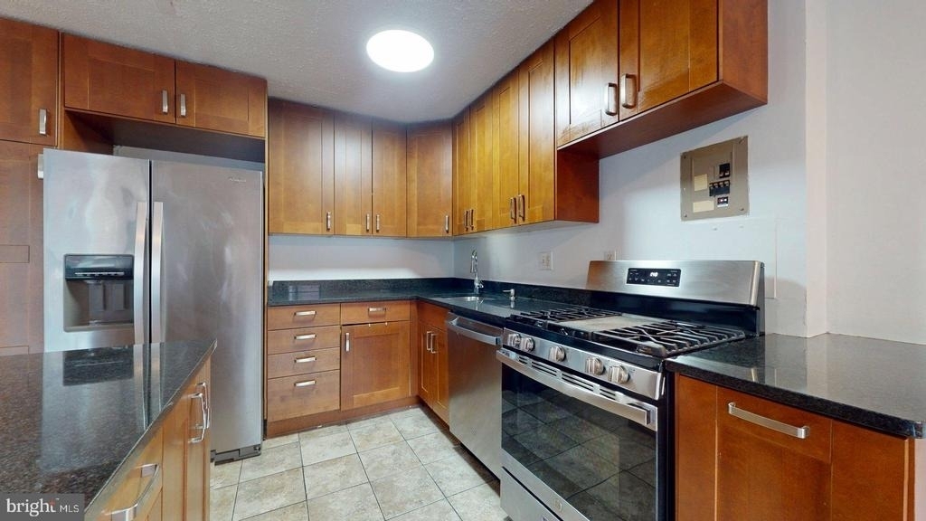 1200 S Arlington Ridge Road - Photo 4