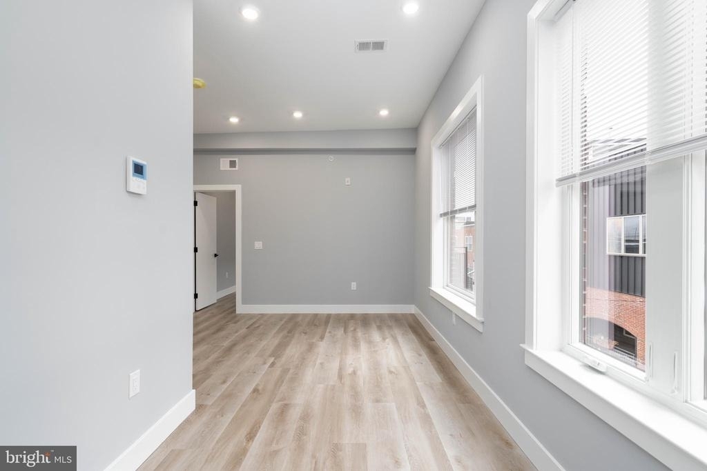 2323 E Cabot Street - Photo 6