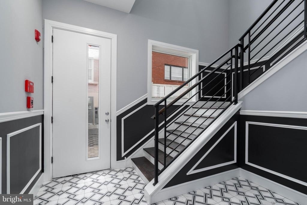 2323 E Cabot Street - Photo 29
