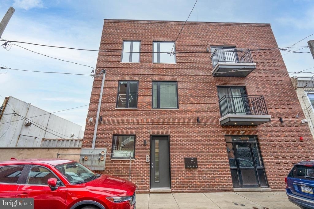 2323 E Cabot Street - Photo 4