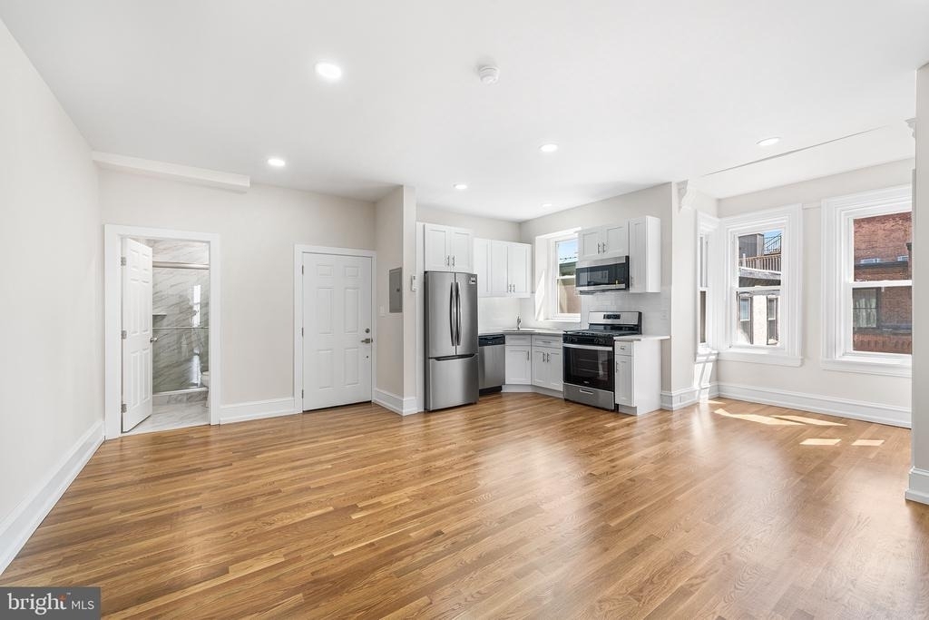 2309 Green Street - Photo 2