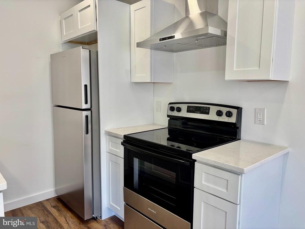 5819 Theodore Street - Photo 2