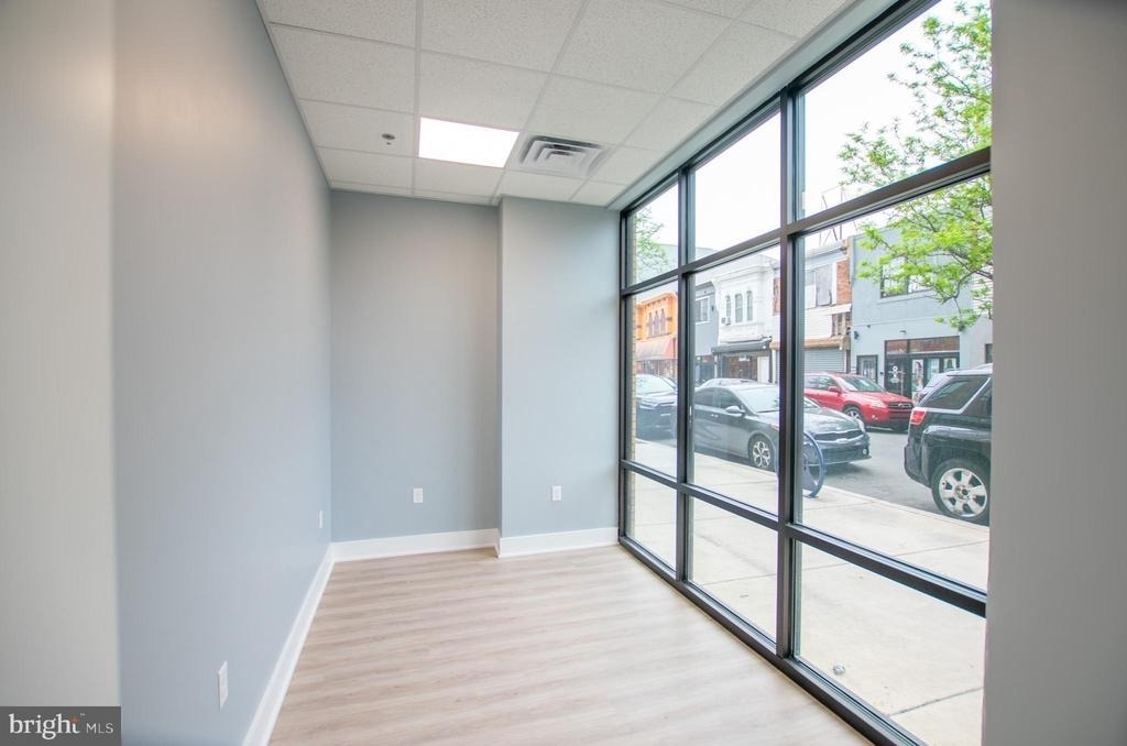 1420 Point Breeze Avenue - Photo 5