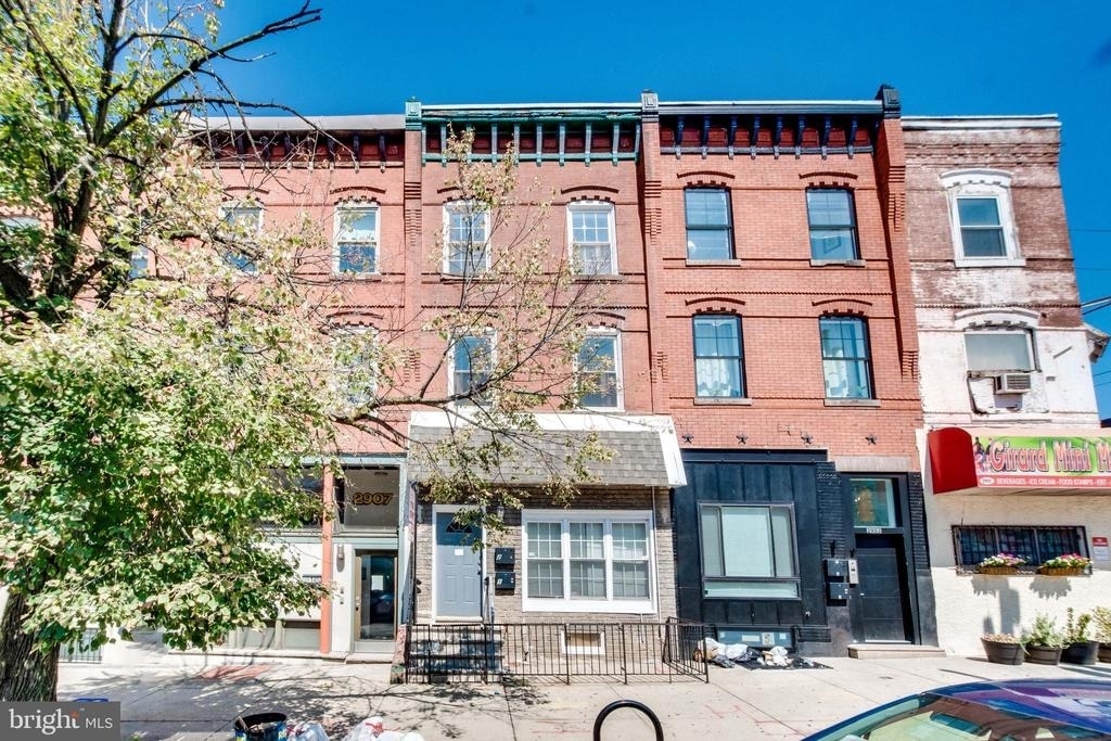 2905 W Girard Avenue - Photo 1