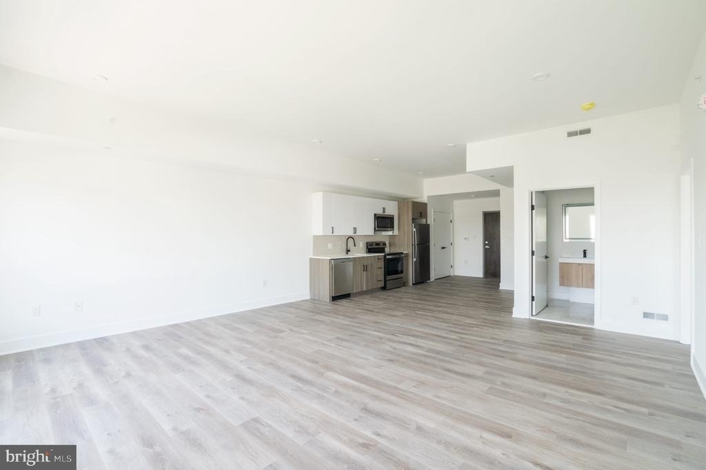 1420 Point Breeze Avenue - Photo 6