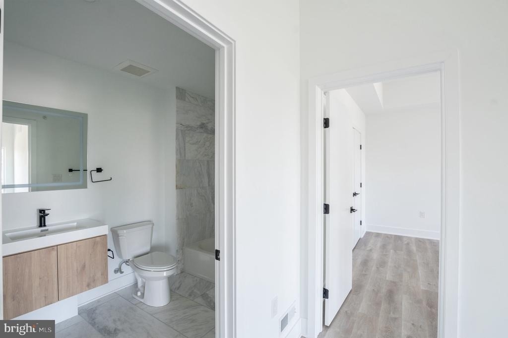 1420 Point Breeze Avenue - Photo 8