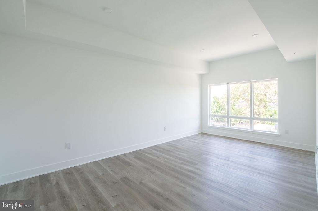 1420 Point Breeze Avenue - Photo 9