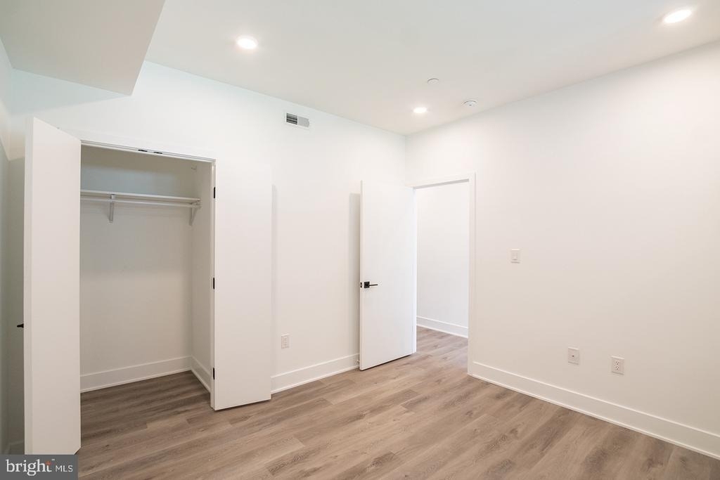 1420 Point Breeze Avenue - Photo 7