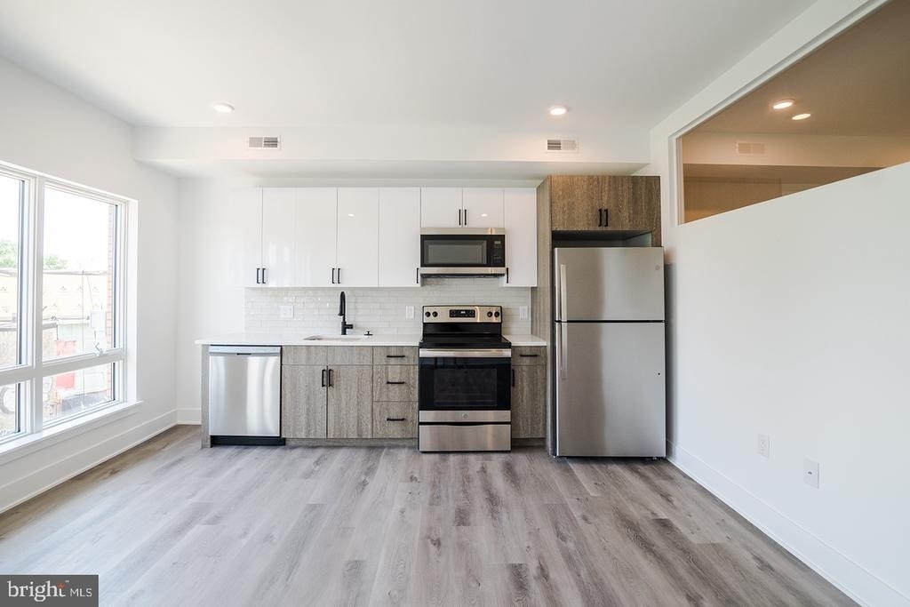 1420 Point Breeze Avenue - Photo 4