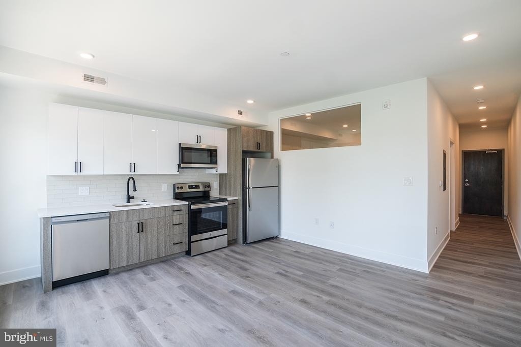 1420 Point Breeze Avenue - Photo 5