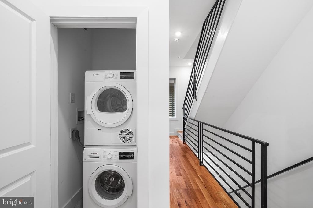 2007 Philip Street N - Photo 16