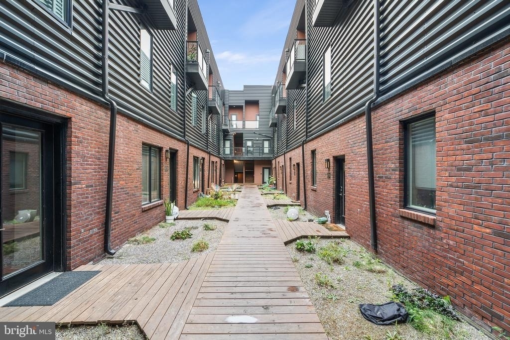 2007 Philip Street N - Photo 1