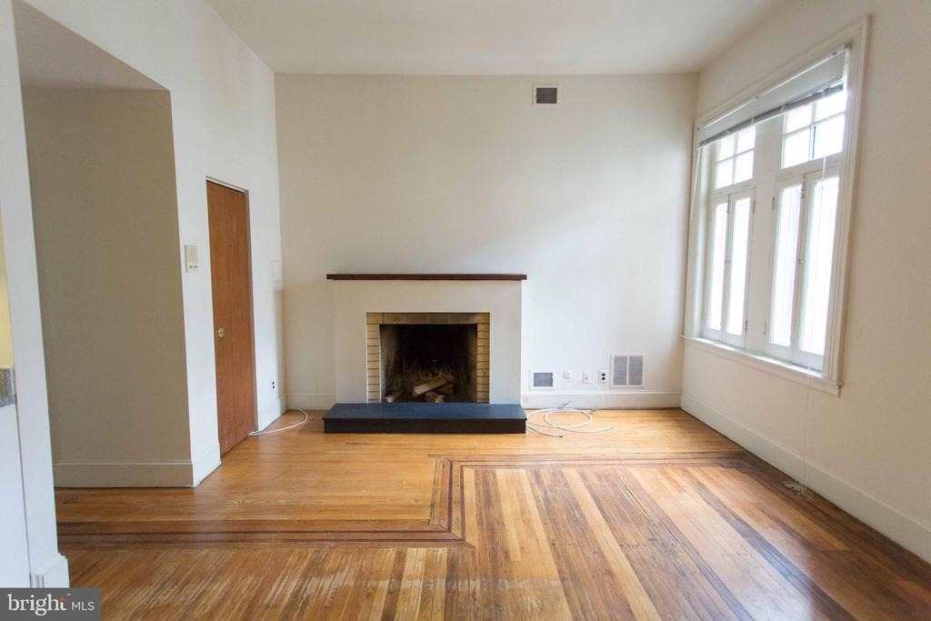 723 Spruce Street - Photo 3