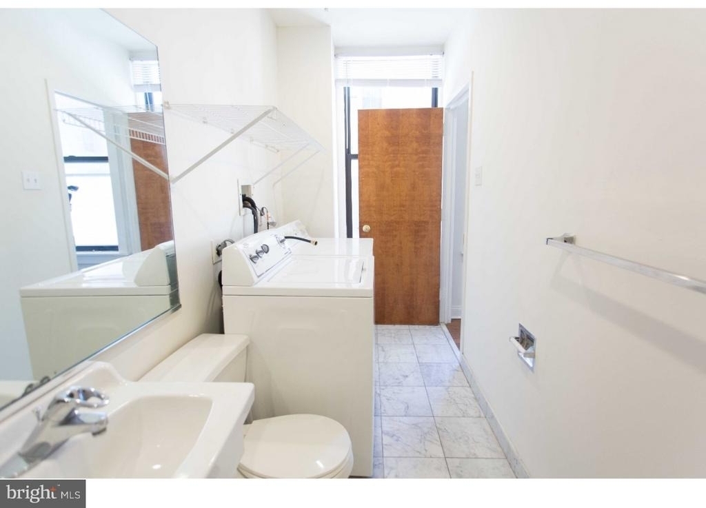 1411-3 Walnut Street - Photo 15