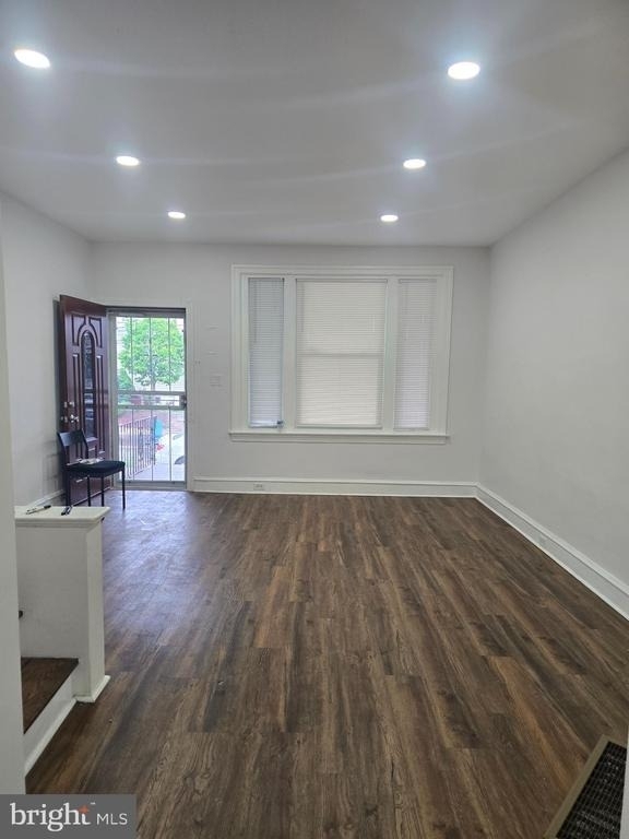 724 W Wingohocking Street - Photo 2