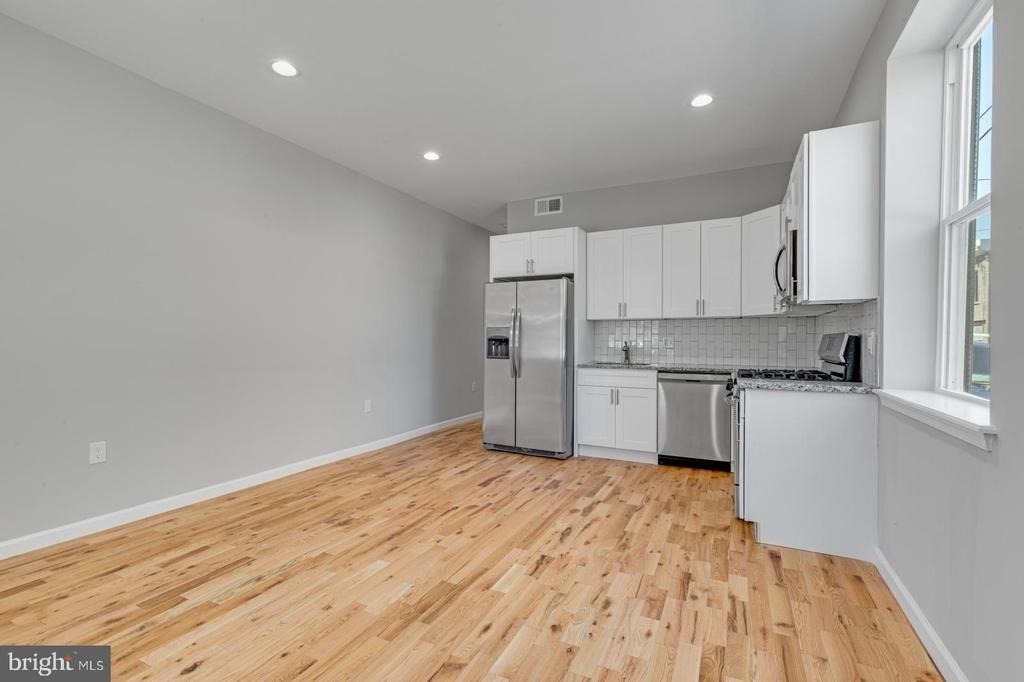 410 Diamond Street - Photo 2