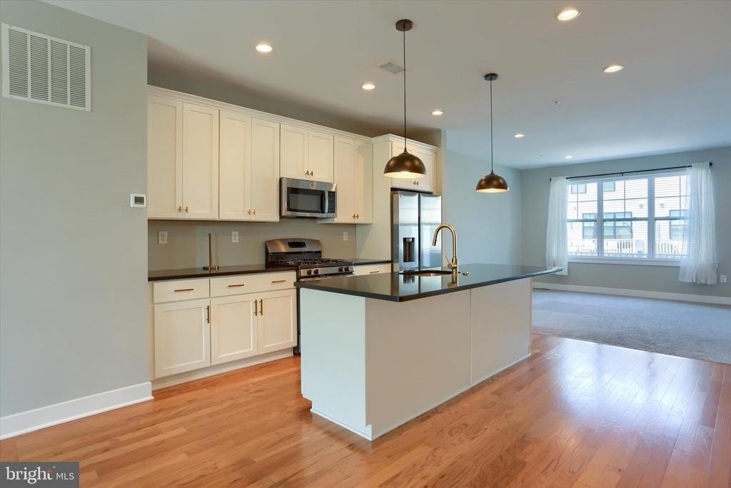 320 Walnut Street - Photo 7