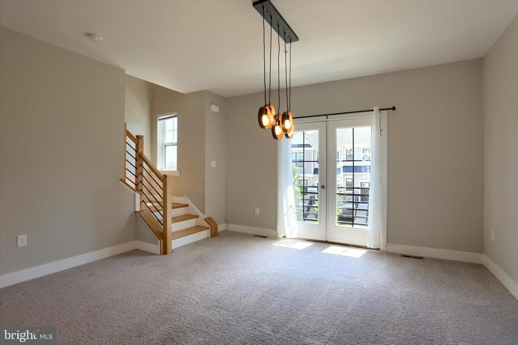 320 Walnut Street - Photo 5
