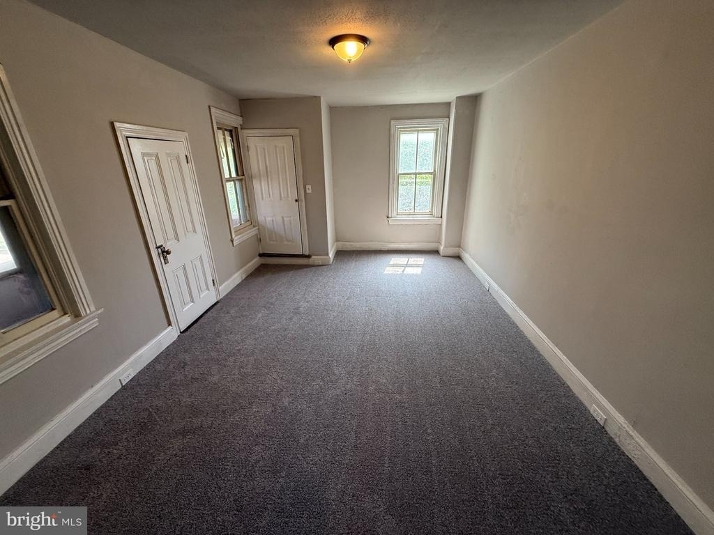 310 N Charlotte Street - Photo 12