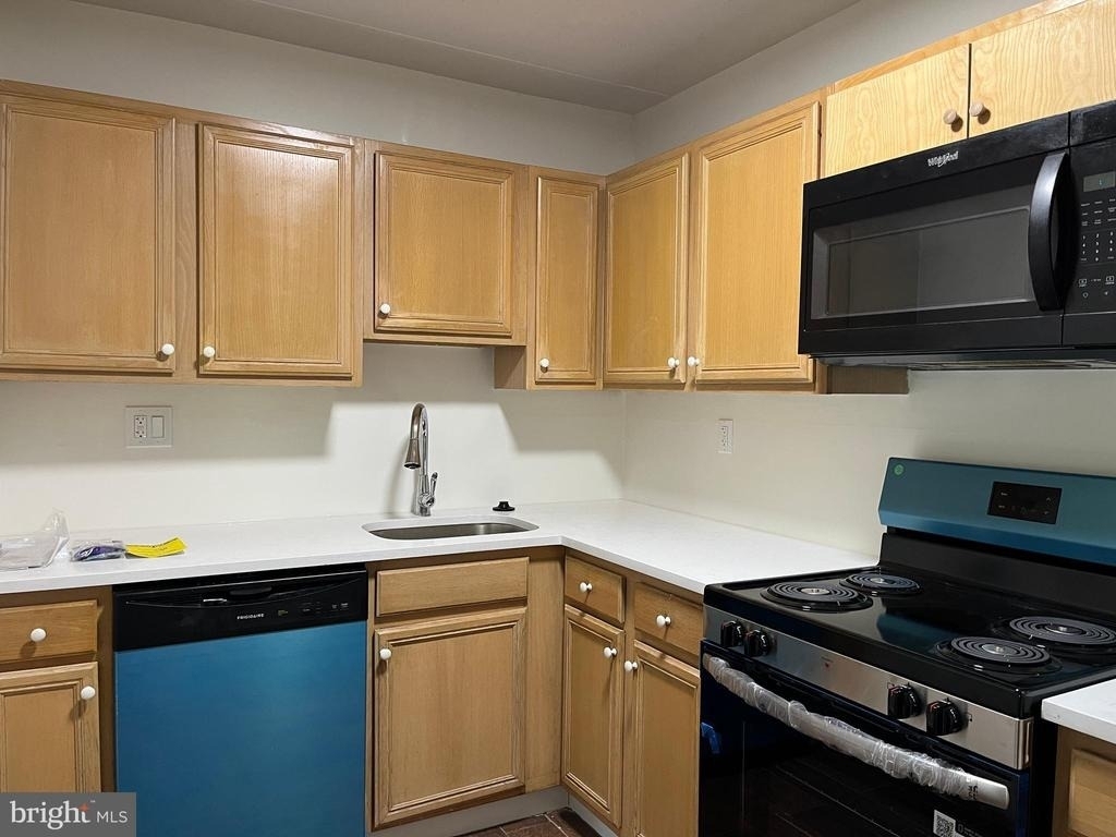 732 Putnam Boulevard - Photo 5