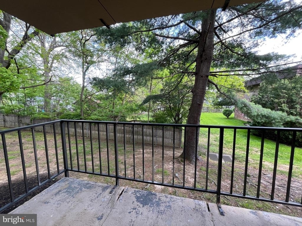 732 Putnam Boulevard - Photo 7