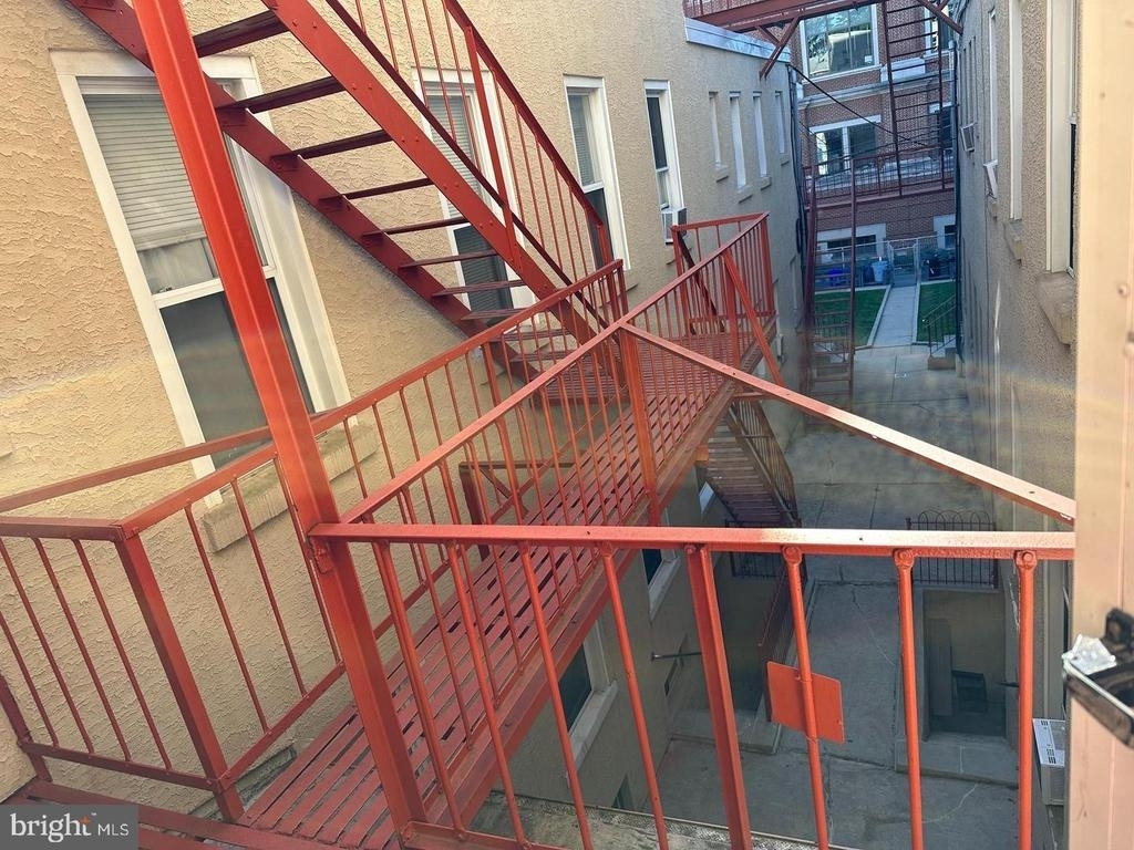 208 W Gay Street - Photo 10