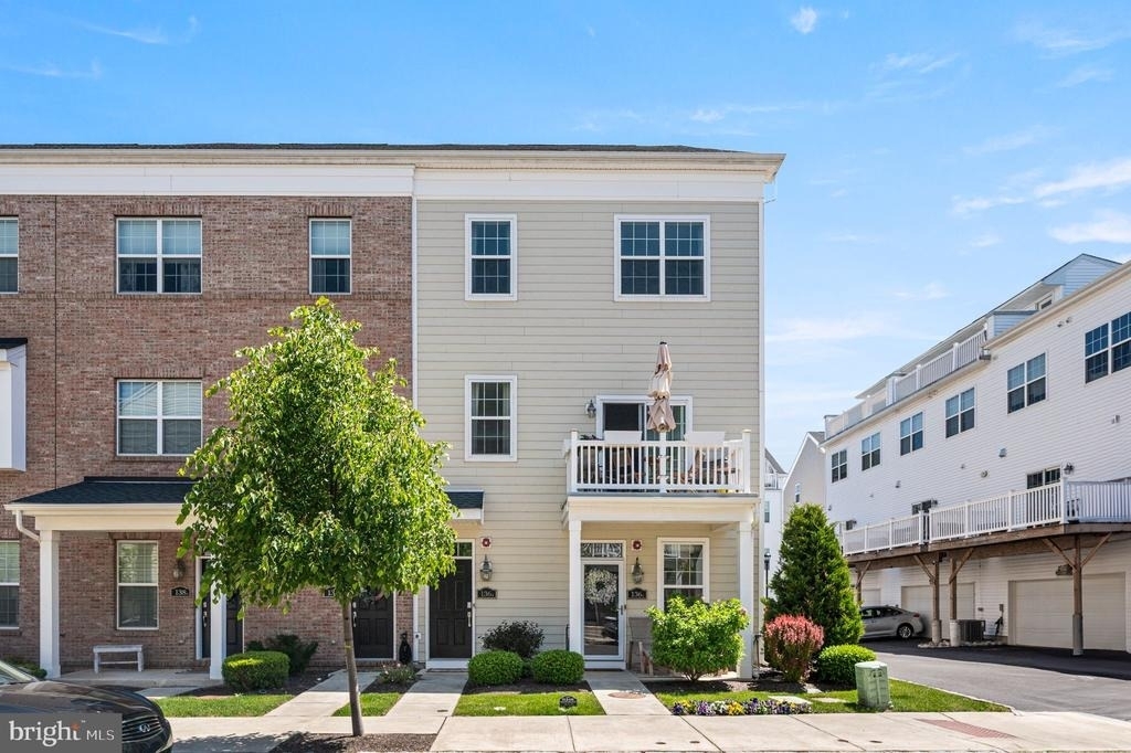 136 Alexandria Street - Photo 0