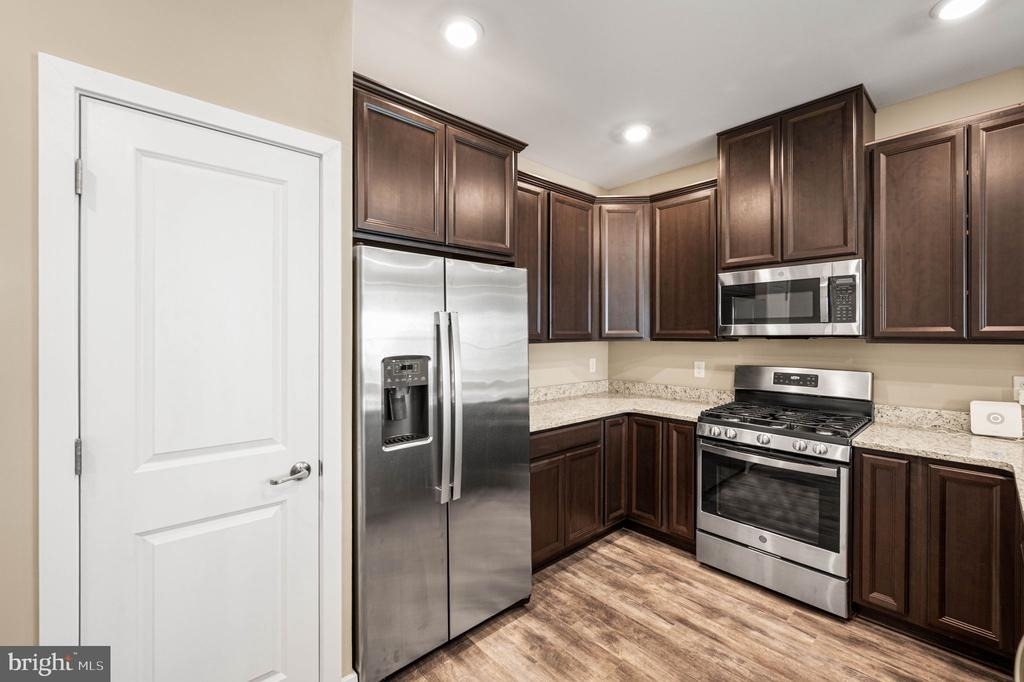 136 Alexandria Street - Photo 7