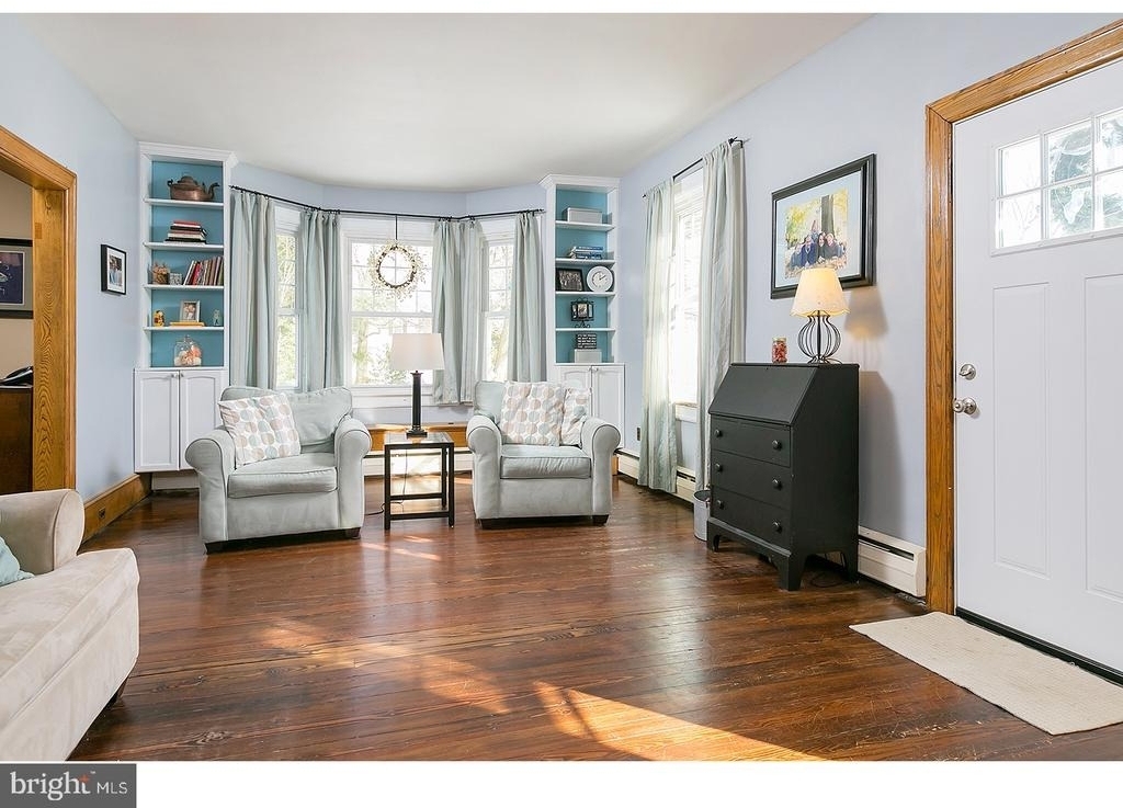 428 Lakeview Avenue - Photo 1