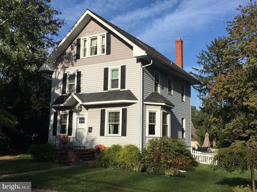 428 Lakeview Avenue - Photo 0