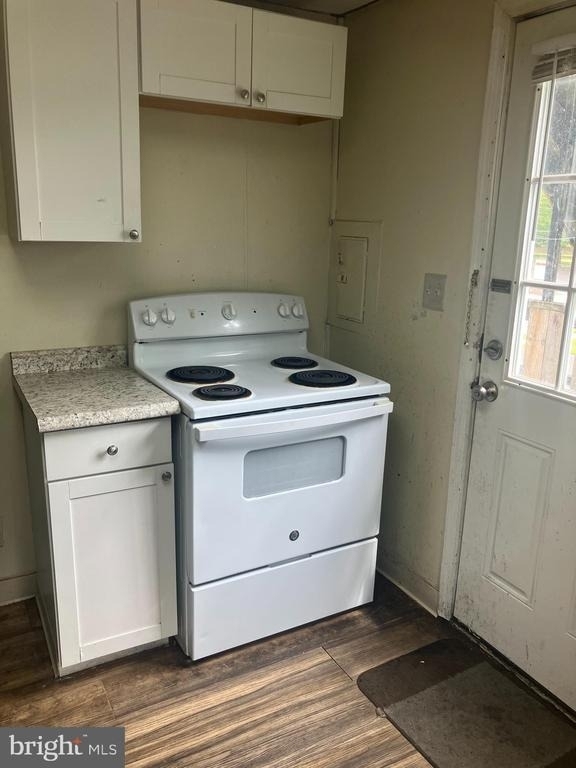 104 Market Place - Photo 4